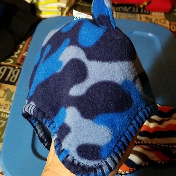Old Navy Infant Fleece Cap ears & flaps - Picture 2 of 3